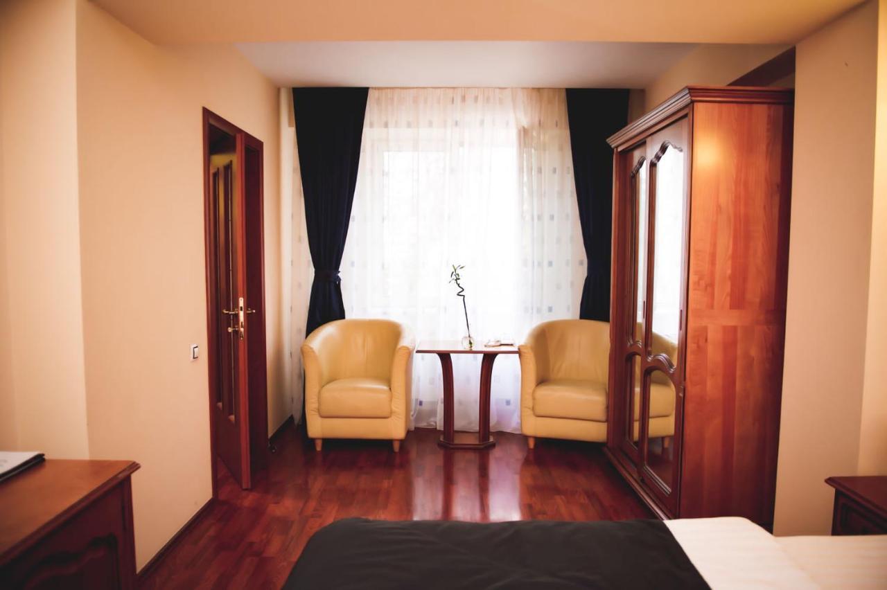 סלאטינה Hotel Senator מראה חיצוני תמונה