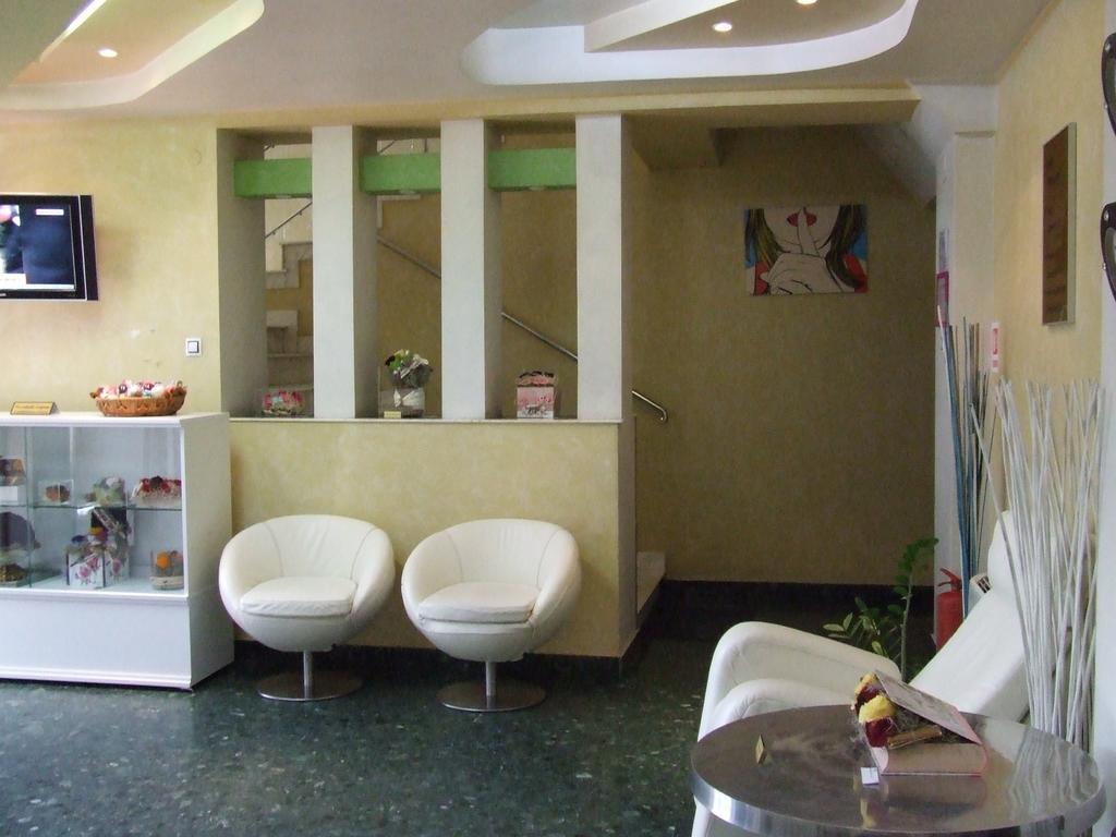 סלאטינה Hotel Senator מראה חיצוני תמונה